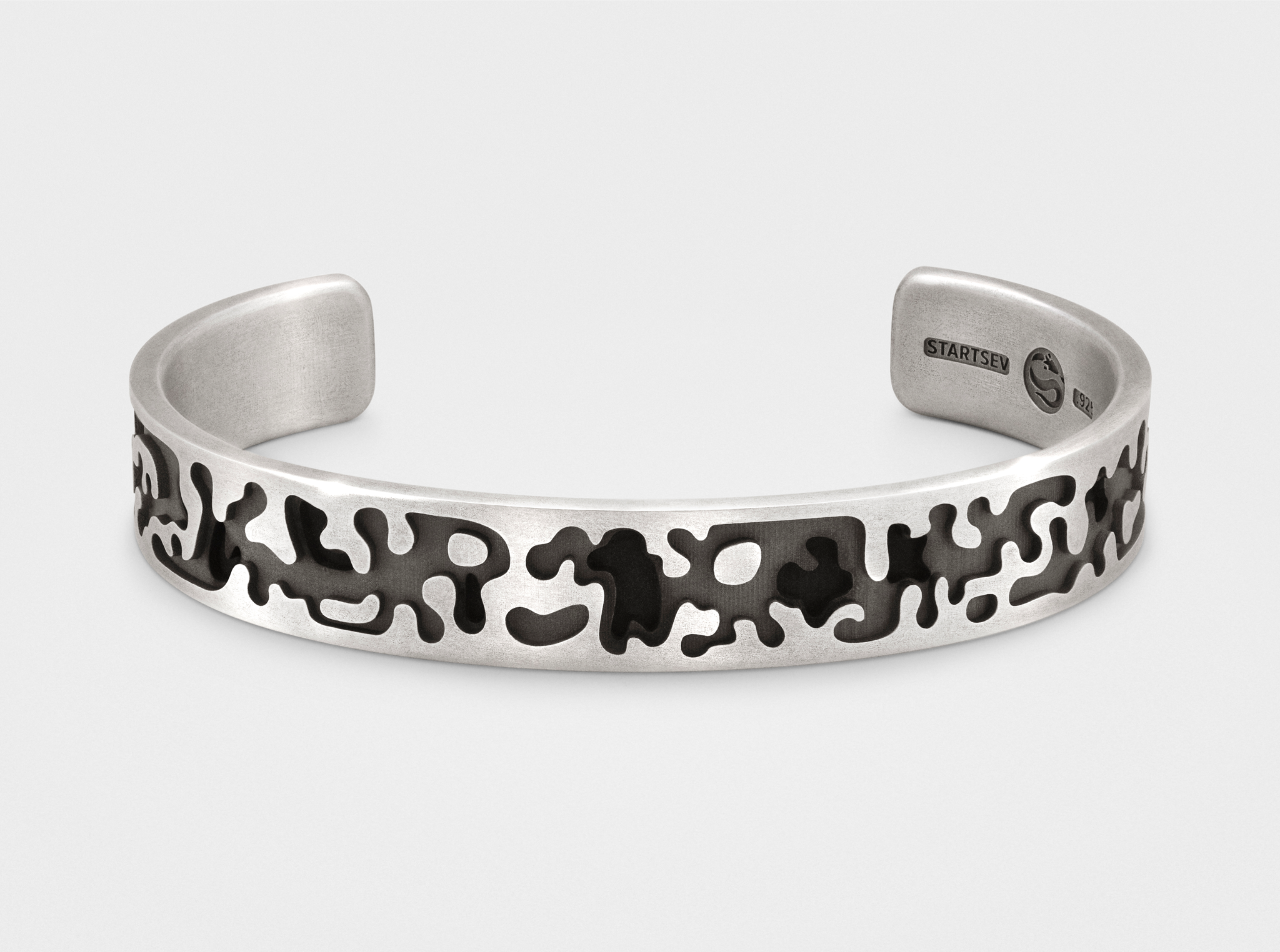 Bracelet manchette camouflage argenté