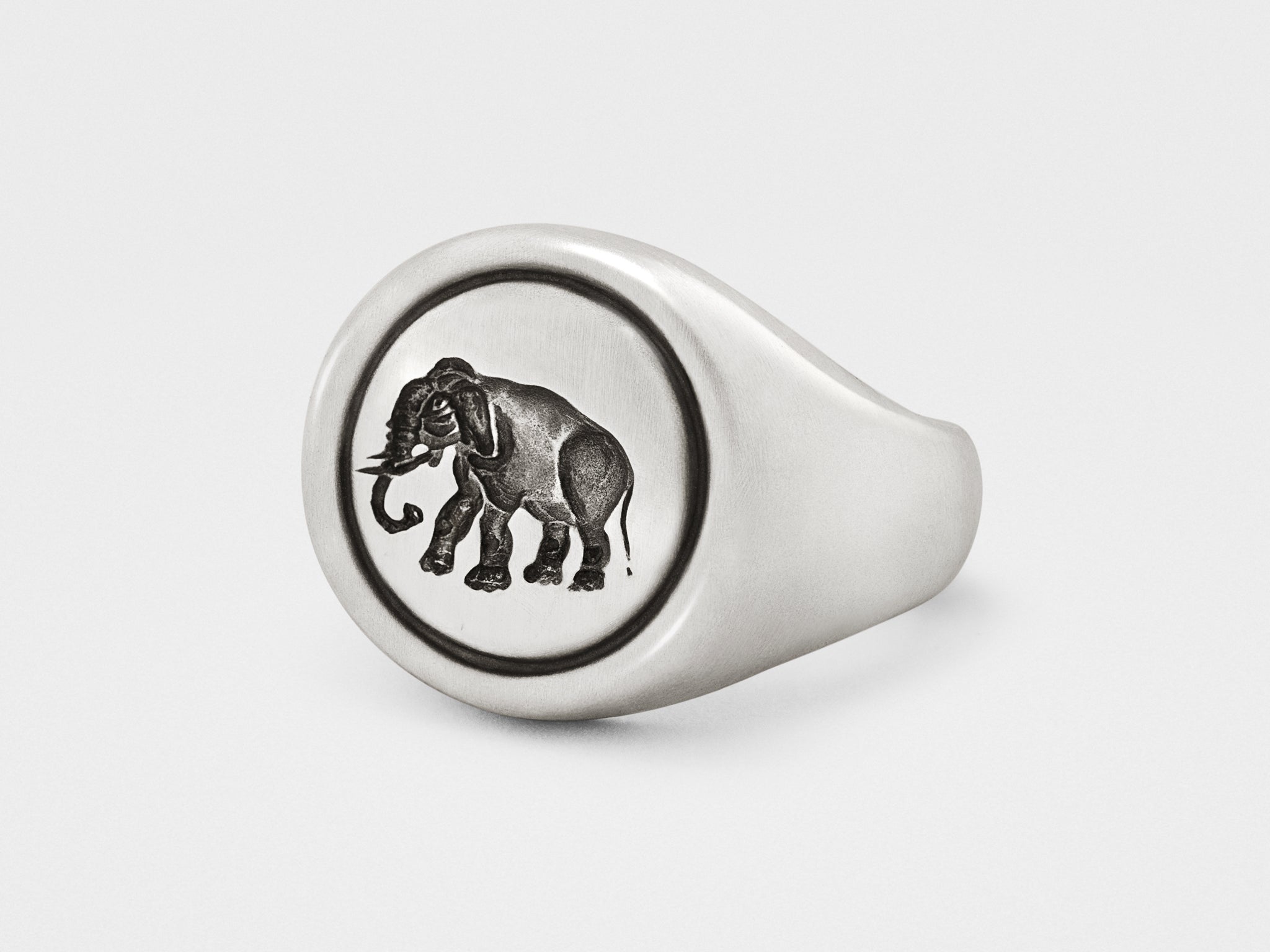 Bague chevalière éléphant en argent